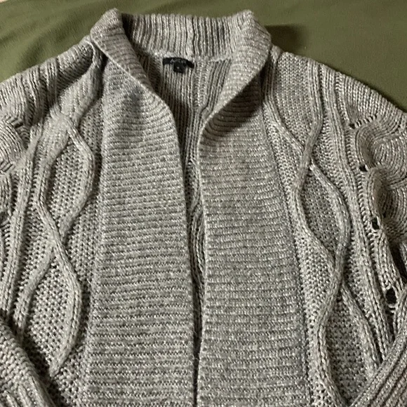 Apt. 9 gray and silver sweater.  Drop sleeve.  Open front.  Open weave.  Size M - Picture 5 of 10